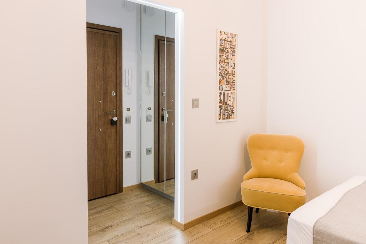Minimal On The Shadow Of The Acropolis Apartment Athens